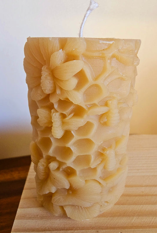 Bees & honeycomb - 100% Beeswax Candle